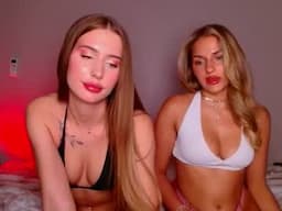 Mona & Sophia