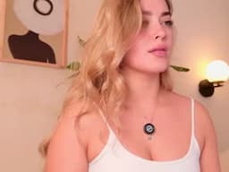Mia White ❤️
