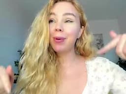 Jenn 💞 I'm glad to see you in my room! Please give me a thumbs up. It means a lot to me!💞