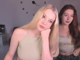 Jessy blonde & Olivia brunette