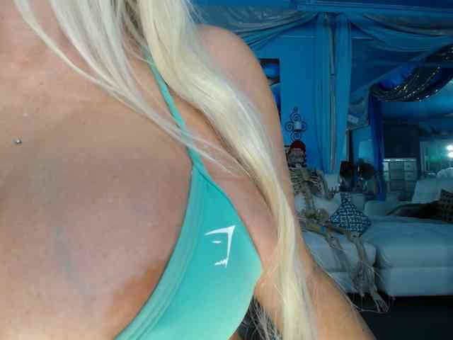 adrianna_fox