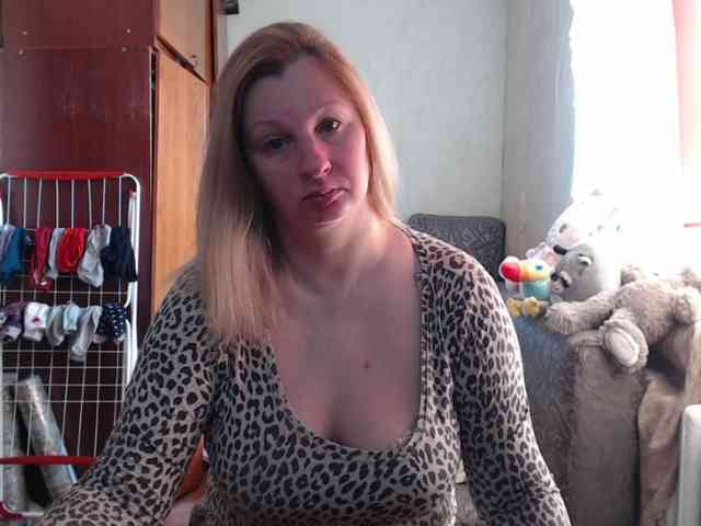 BustyBlondy