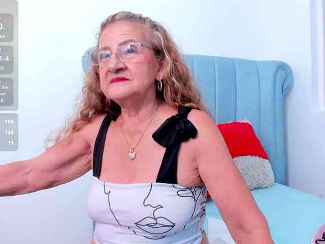 MatureBlonde