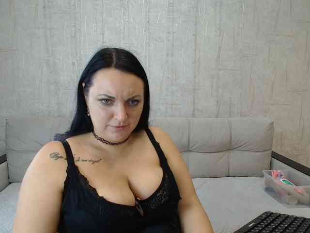 AngelinaCute