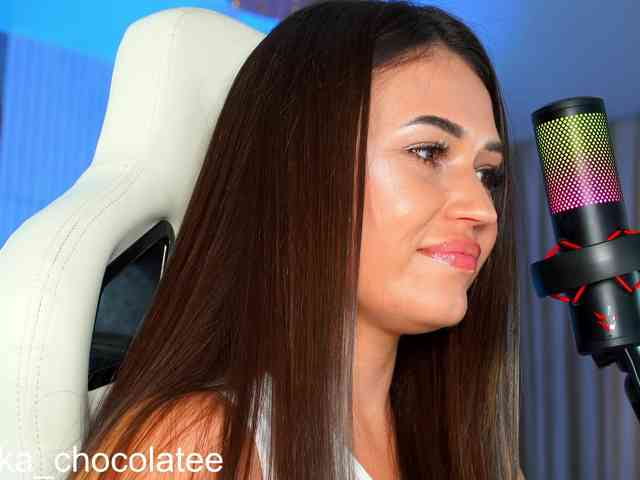 Adel-chocolatee
