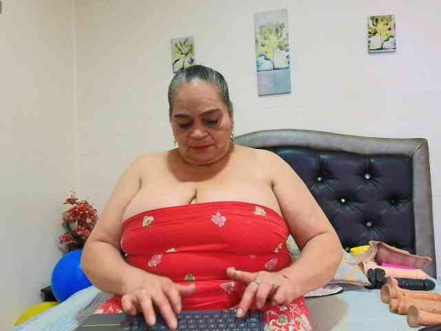 VickyBoobss