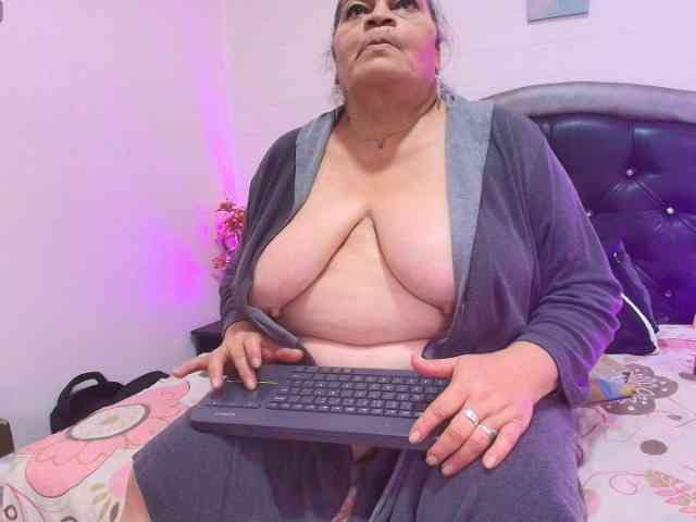 VickyBoobss