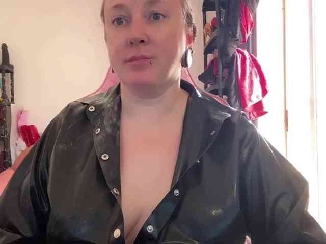 NylonQueen