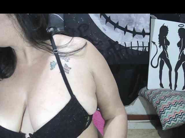 vivian-milf-paint