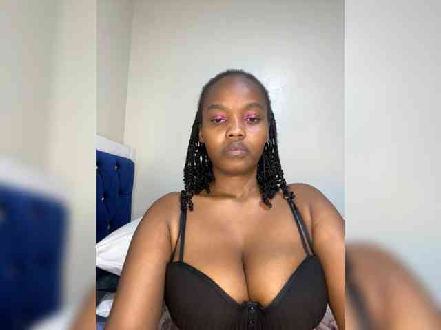 Curvy-maxy9