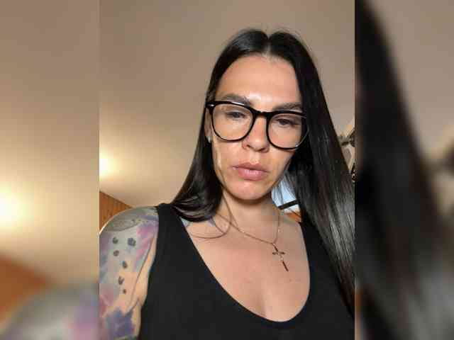 CurvyWoman-