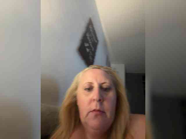 Naughtywife77
