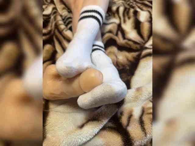 Feet-sweet-little-girl