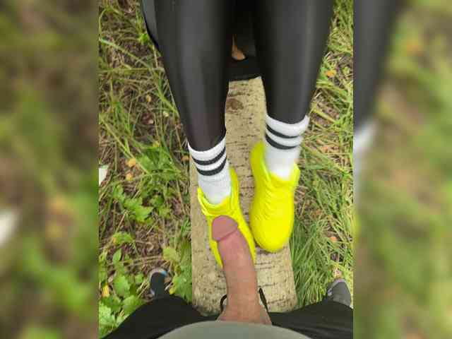 Feet-sweet-little-girl