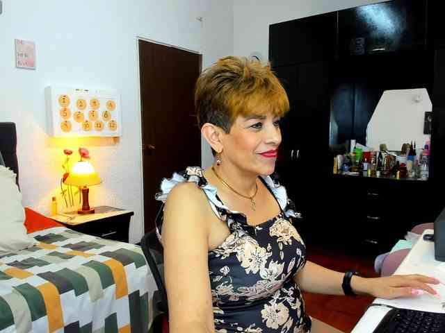 AngelinaStone65
