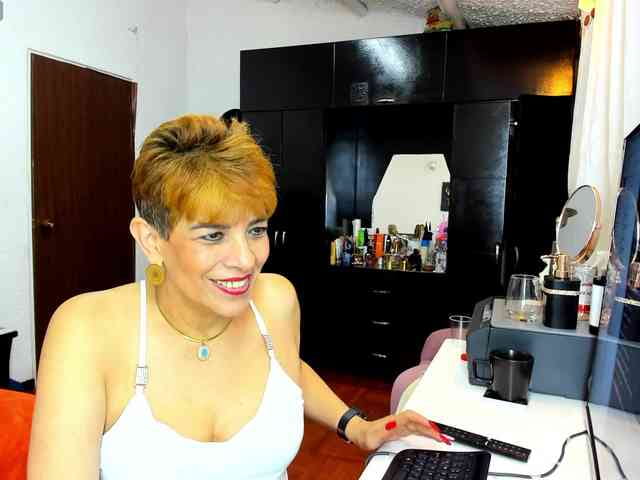 AngelinaStone65