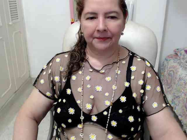 leonela-68