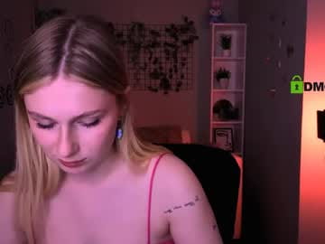 mary_meow_hot
