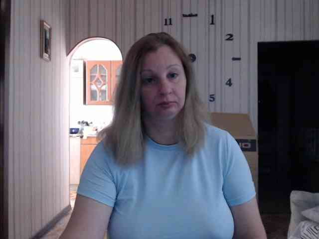 BustyBlondy