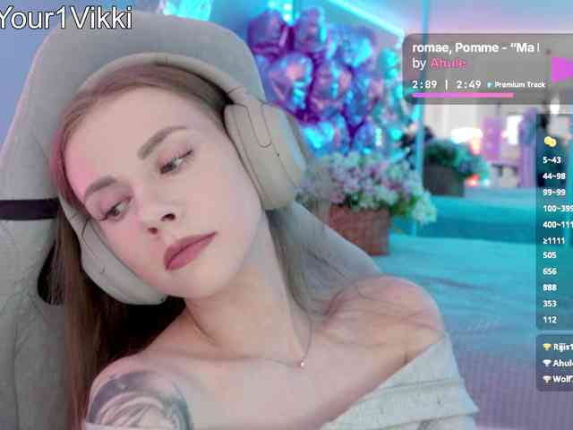 -VikkiL0vesCheese-