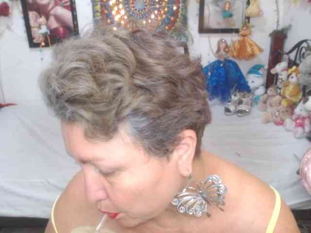 LADYQUEEN520