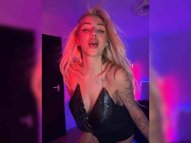 -AmazingBlonde-